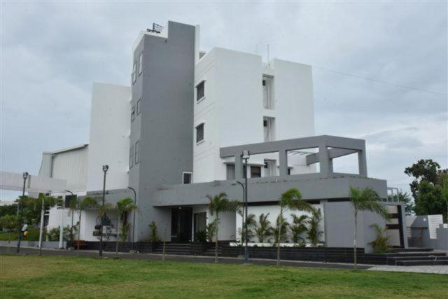 Sai Krupa Lawn And Regency, Buldhana Exterior photo